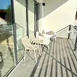001 Apartament
