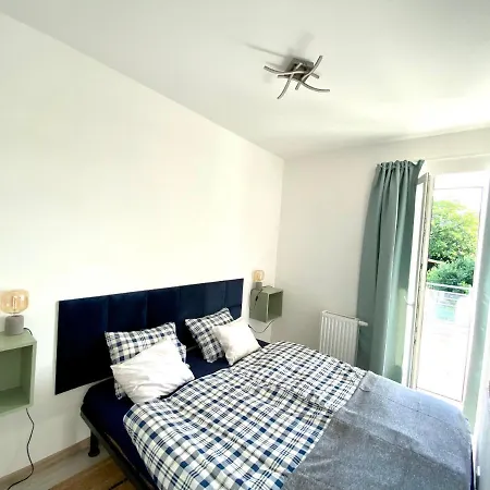 アパート 001 Bük